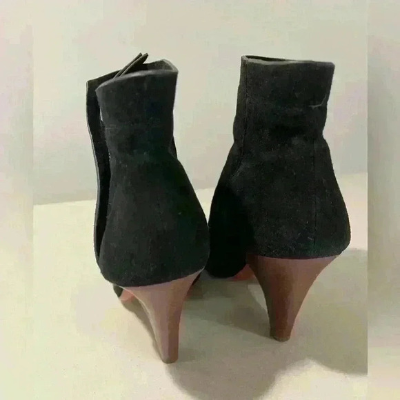 Vince Camuto Signature Germina Asymmetric-Zip Suede Boots 9 - Picture 3 of 7